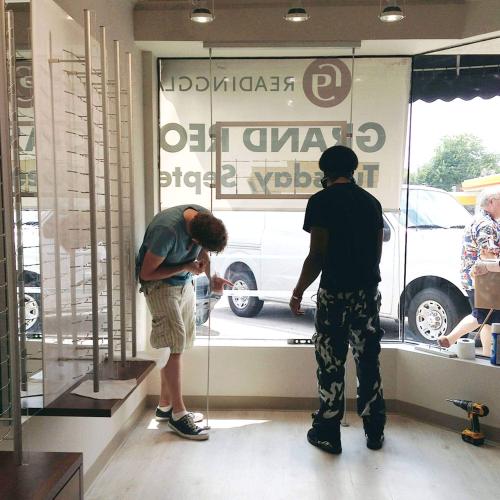 Presenta Nova installation crew