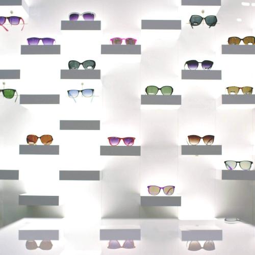 Quadro Stripe - shelf frame display system for walls. Modular design, custom layout.